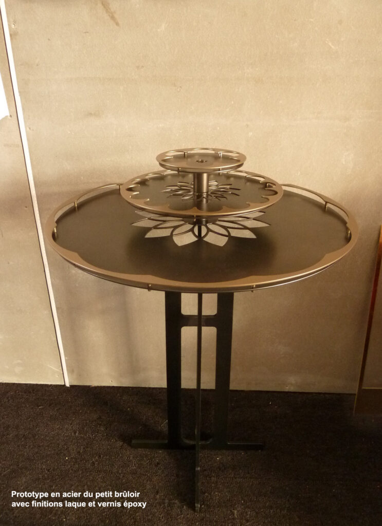 illustrative Image du prototype en acier du petit brûloir